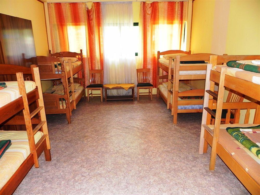Hostel Izvor Podgorica Extérieur photo