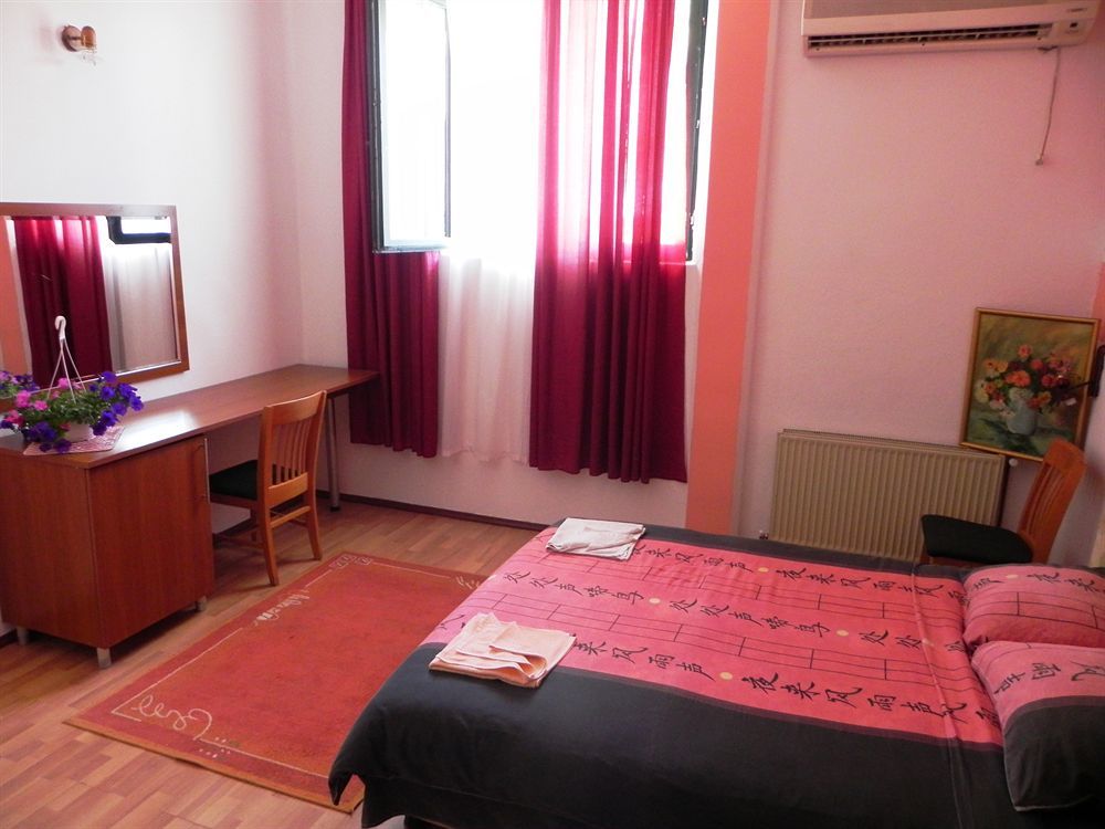 Hostel Izvor Podgorica Extérieur photo